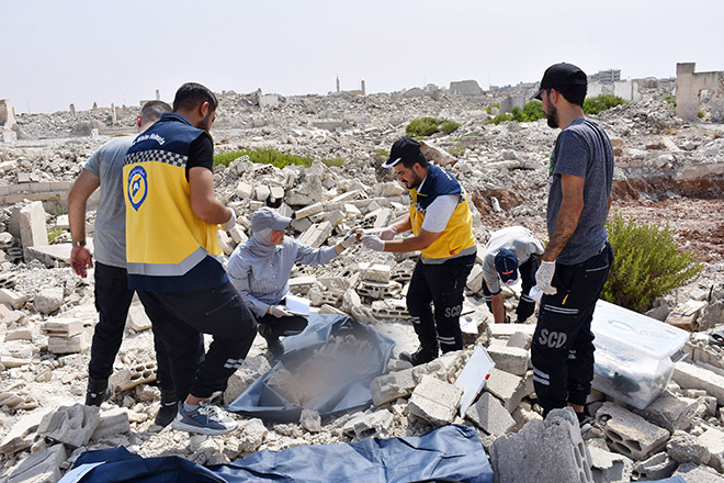  25 شخصًا يعملون على حل لغز سوريا الأكثر ظلمة