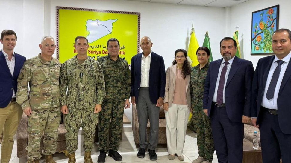 باراك يزور شمال وشرق سوريا ويلتقي قائد "قسد" مظلوم عبدي