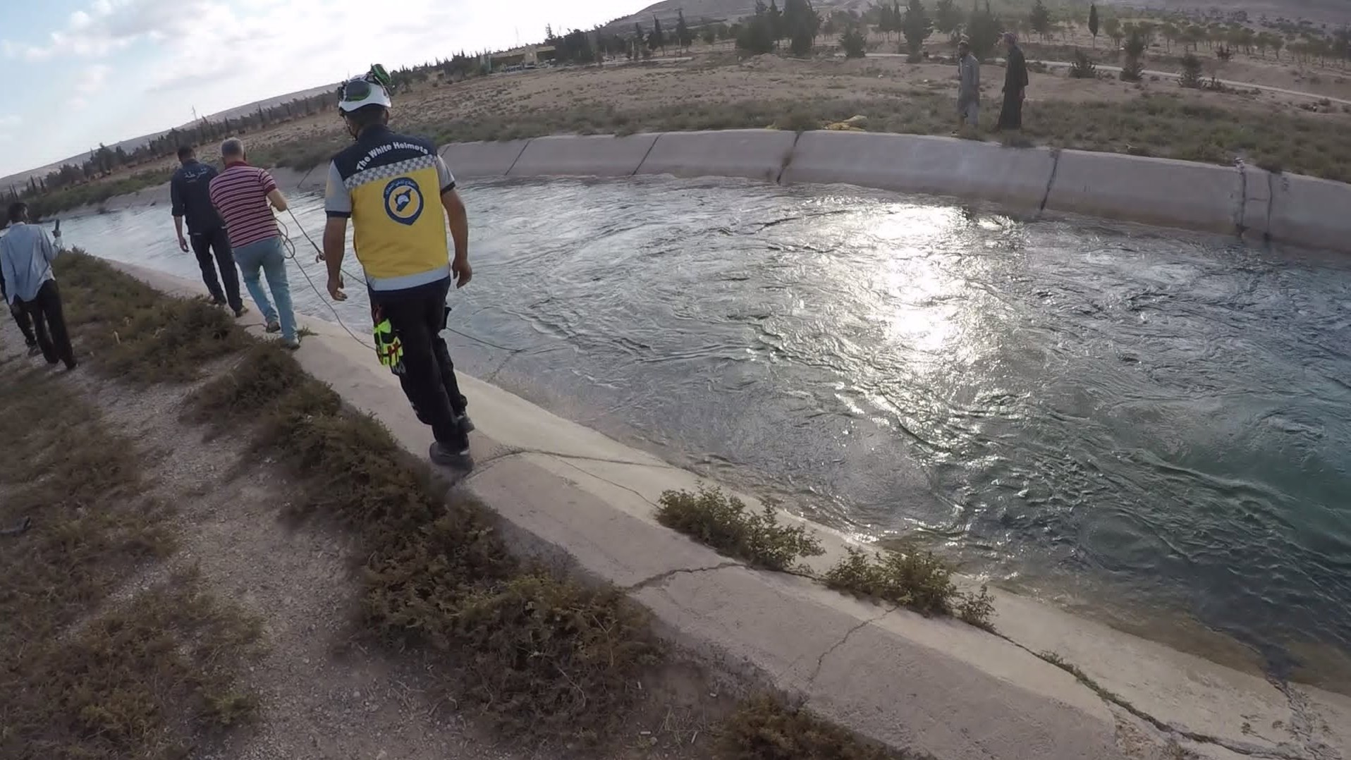 طفلان يفقدان حياتهما غرقاً في قناة ريّ بمدينة السفيرة