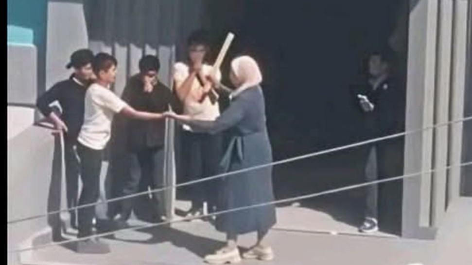 Anger in Daraya after the publication of a video showing a teacher “attacking” students with a stick