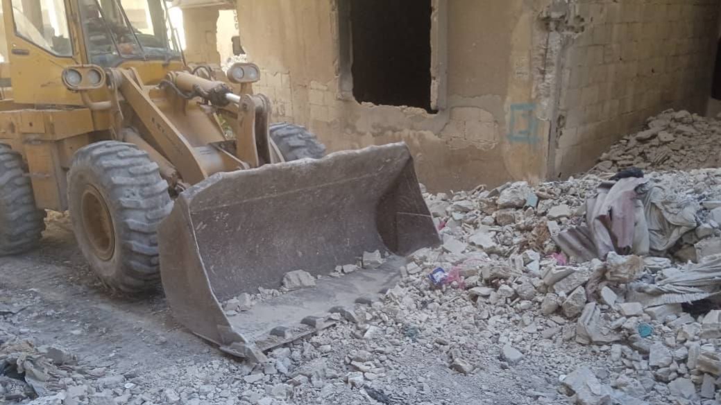 Roads continue to be opened and the search for benefits from the rubble in Homs