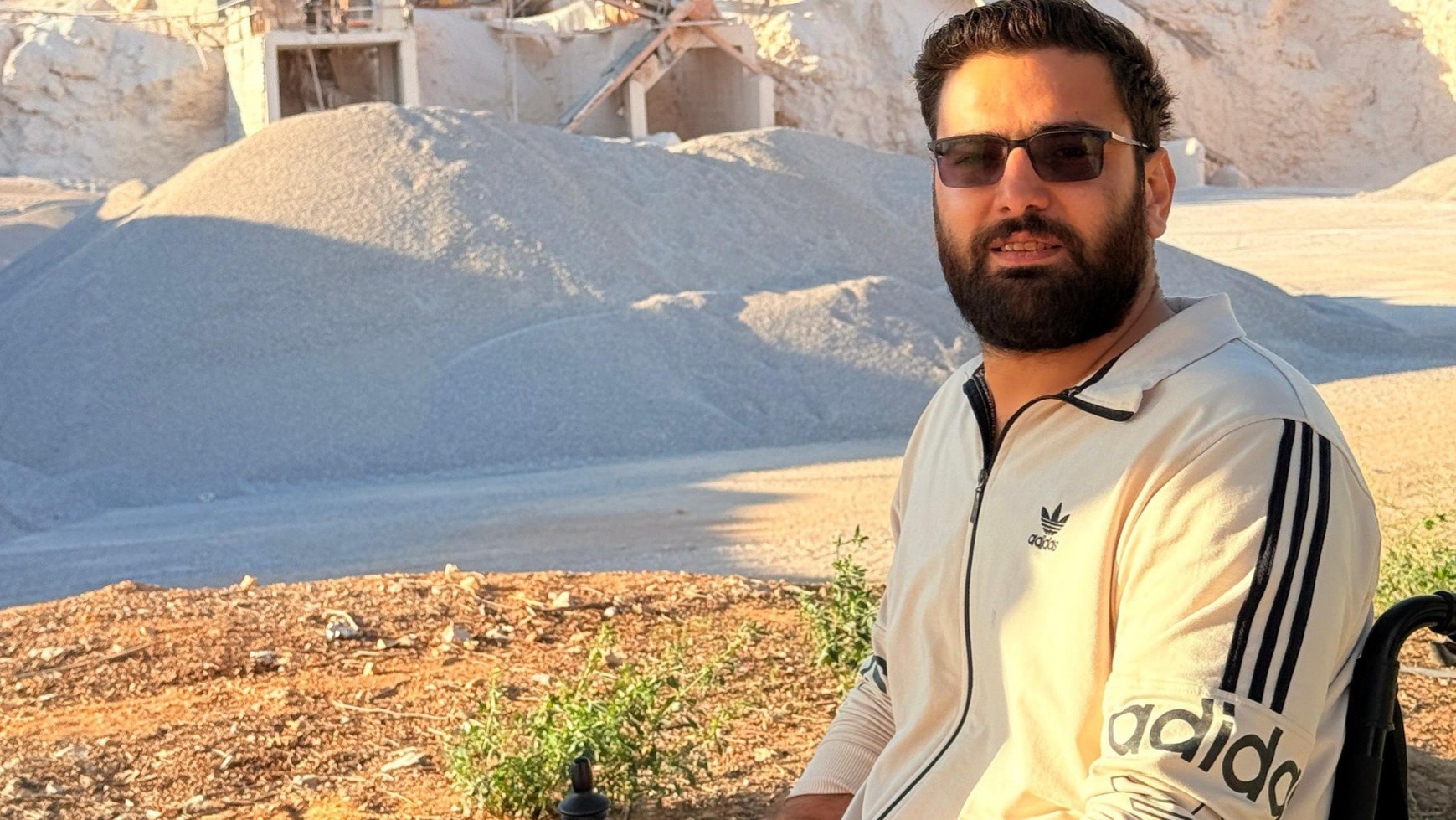 اغتيال الناشط في المجال الإنساني موفق هارون .. مات واقفا 