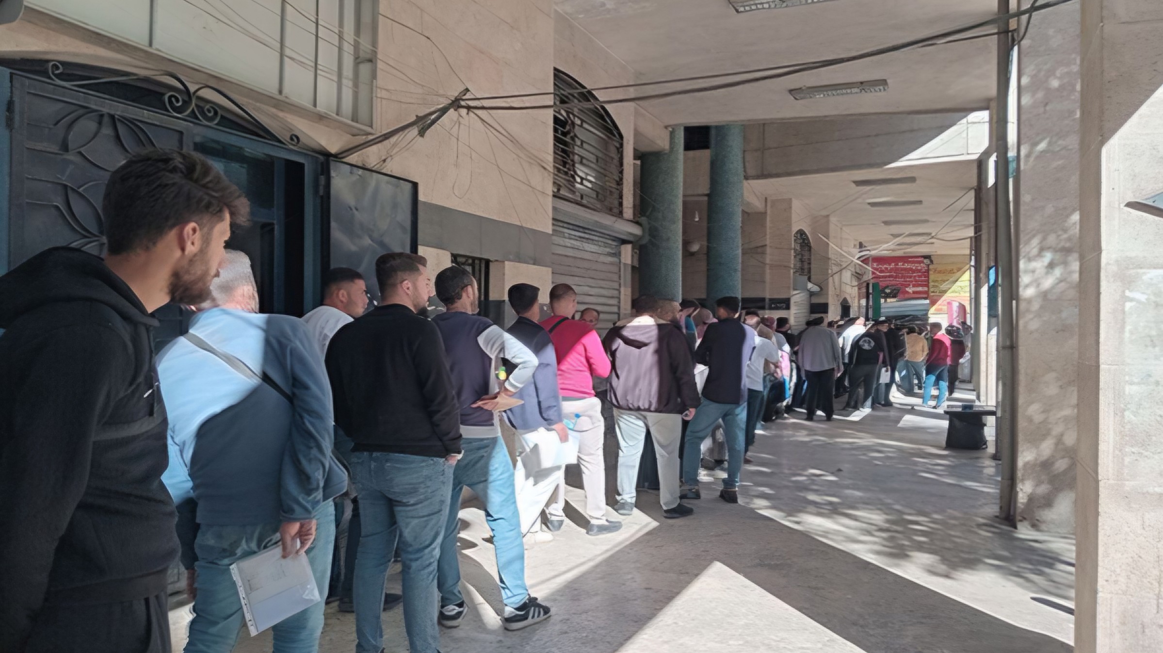 “No role, no organization”... Angry testimonies about the crowds in front of the consulate in the Jamiliya neighborhood