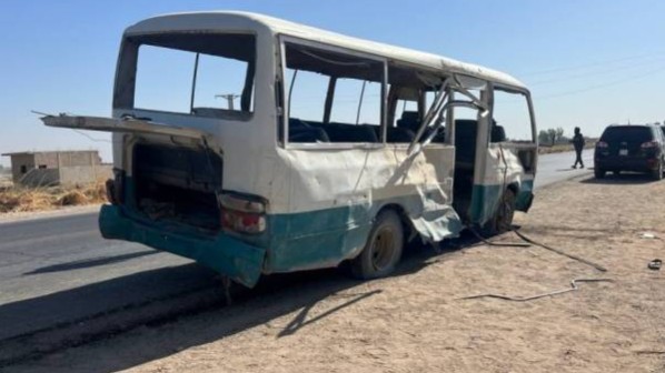 4 قتلى في تفجير باص حراس نفط بدير الزور