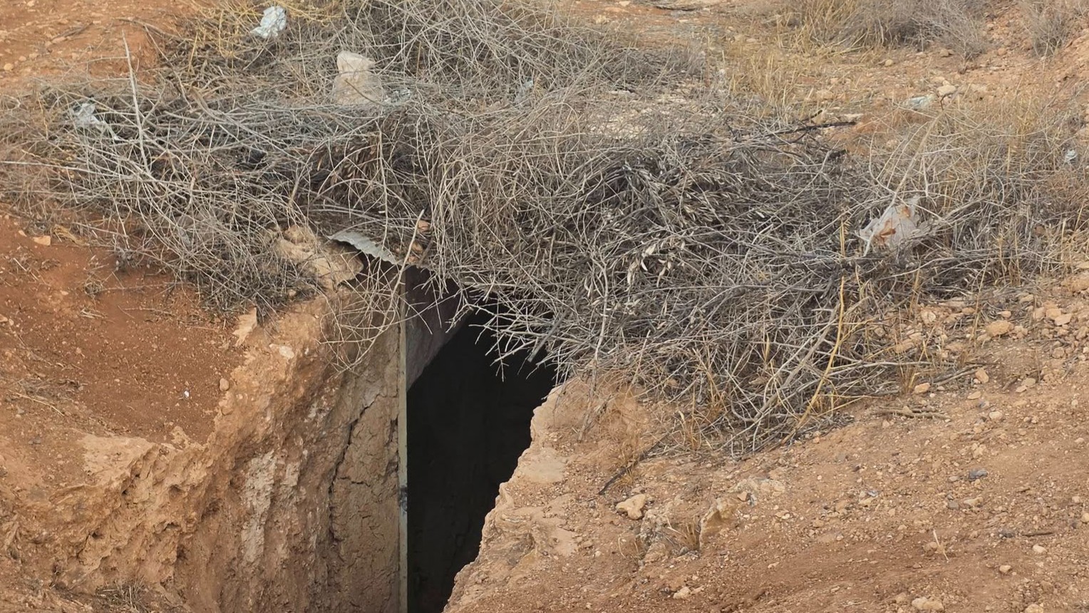 A new prison east of Homs.. Hide under the ground
