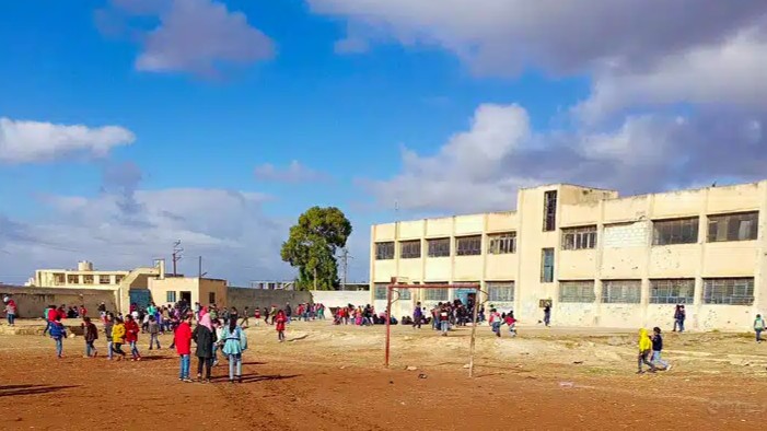 الاعتداء على مدير مدرسة يهزّ الوسط التربوي في درعا، والتربية ترد