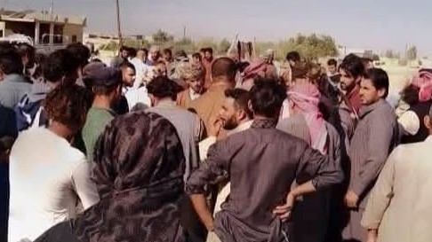 Attempts to save a child who fell into an artesian well in Deir ez-Zor countryside