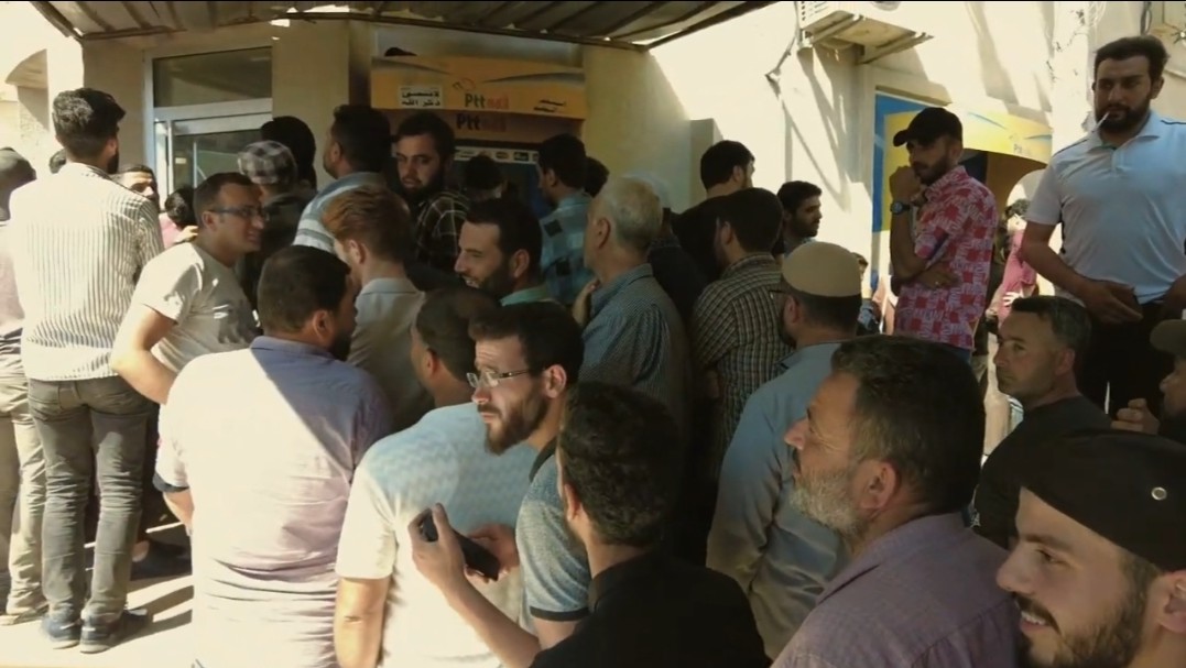 "PTT يحوّل الرواتب إلى إذلال شهري... وموظفو الشمال يصرخون: نريد شام كاش!"