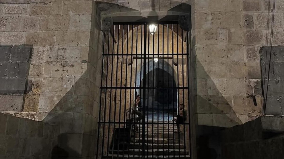 "بوابة سجن" في قلعة حلب تثير الجدل و"بلا فلتر" تكشف التفاصيل