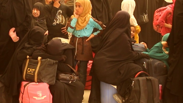 Iraqi families leave Al-Hol camp in Hasaka