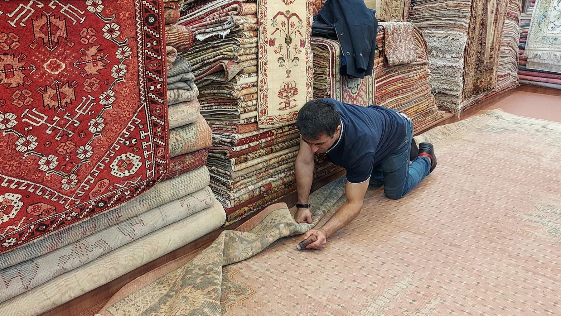 Idlib between the legacy of industry and the lack of living.. The carpet turns into a delayed home dream