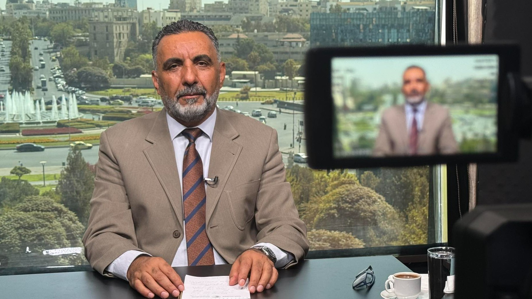 رئيس اتحاد الكتّاب العرب يقترح مبادرة "أدبية" لمعالجة أزمة الكهرباء في سوريا