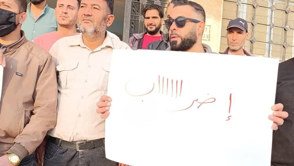 بالصور.. "إضراب الكرامة" للمعلمين يتوسع وإصرار على الاستمرار