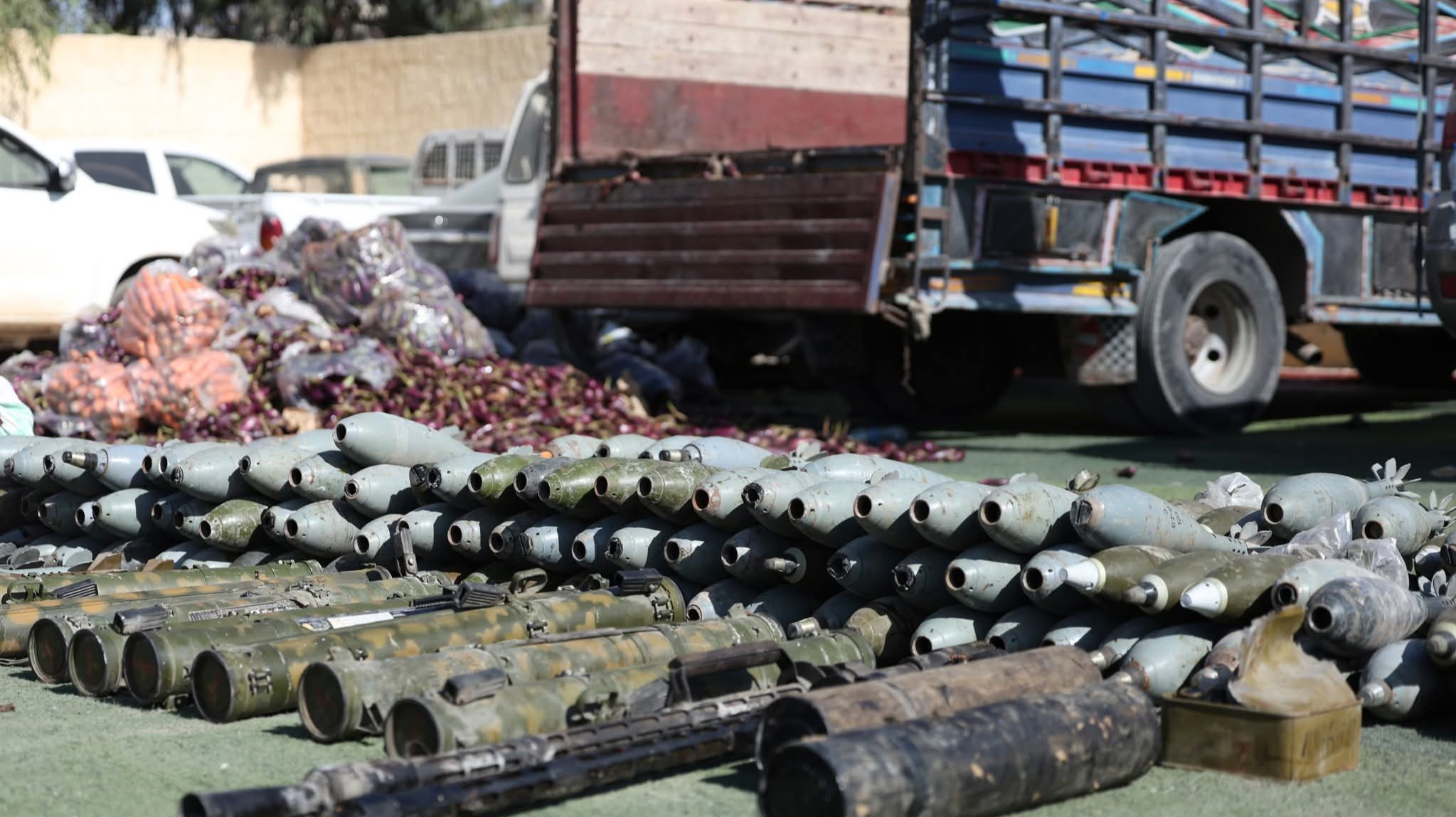 A network managed by a farm.. A large shipment of weapons and ammunition was seized in Sarmada