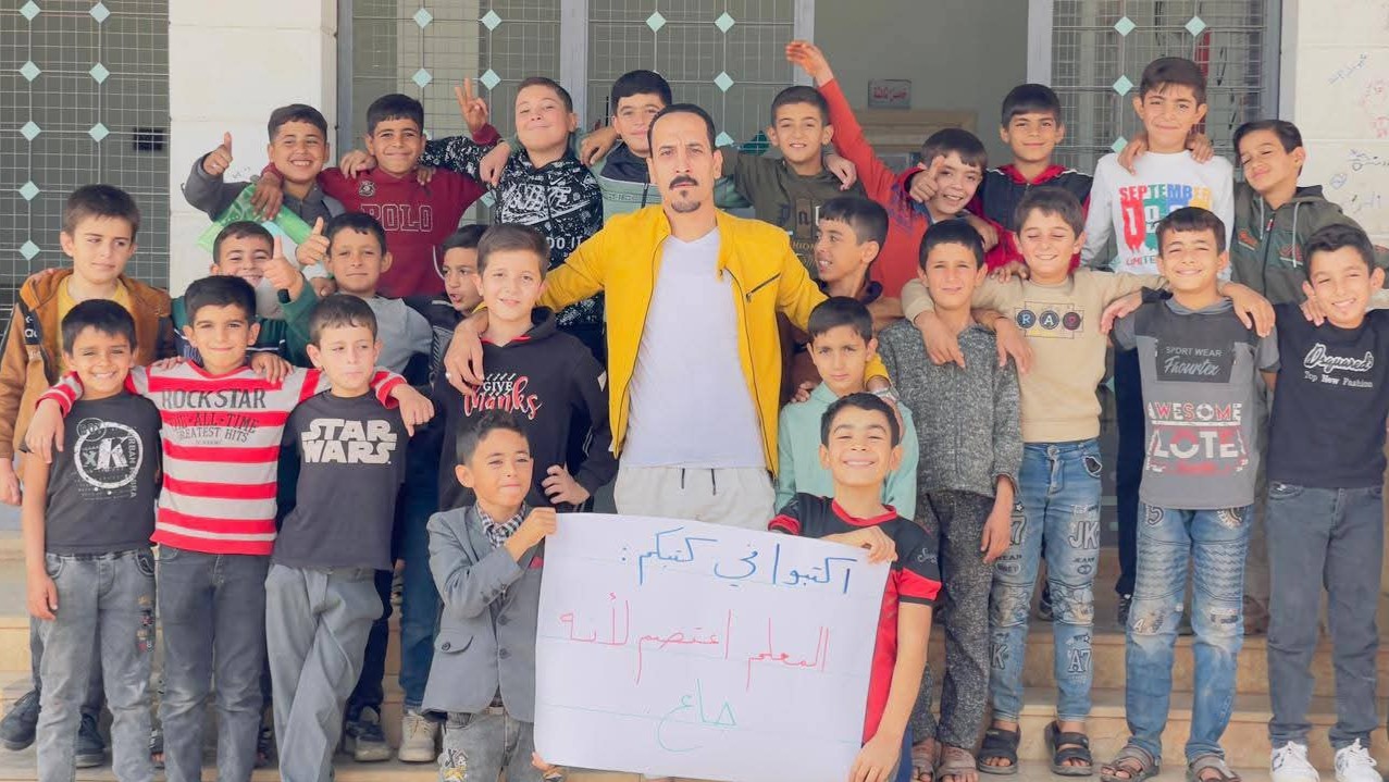 “The dignity strike continues... Teachers: We will not return until the demands are met.”