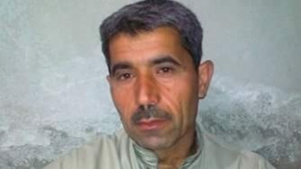 من الحطب إلى الحقول... معلمو إدلب يواجهون الأزمة الاقتصادية بأعمال إضافية