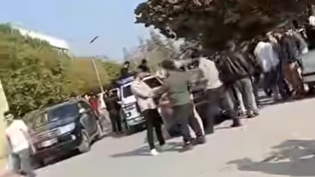 اشتباك طلابي في جامعة حلب على خلفية انتخابات الهيئة الطالبية.. والتوتر يمتد خارج القاعات