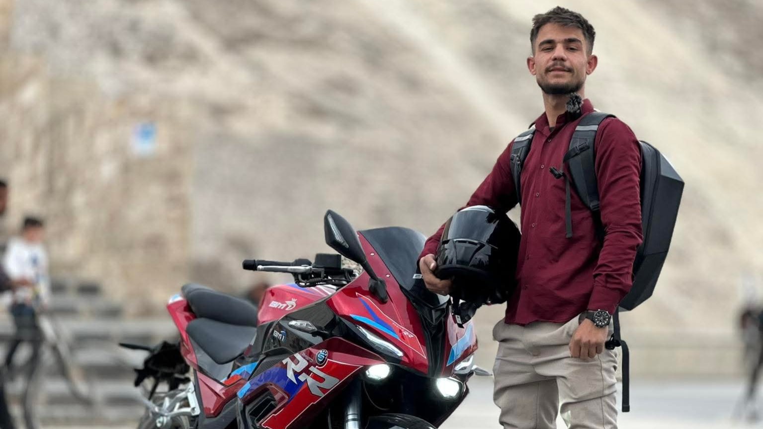 صانع محتوى يتعرض لاعتداء في حلب على يد منتحلين صفة أمنية