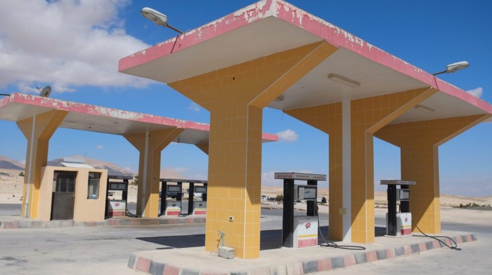 The sudden suspension of fuel supplies confuses Sweida and ignites the prices of gasoline and diesel