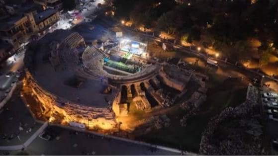 جبلة تحيي أكبر فعالية جماهيرية منذ سقوط النظام في المدرج الروماني