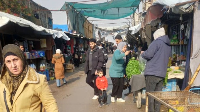 Kashkool market in Damascus: prices break the market amid chaos and absent services
