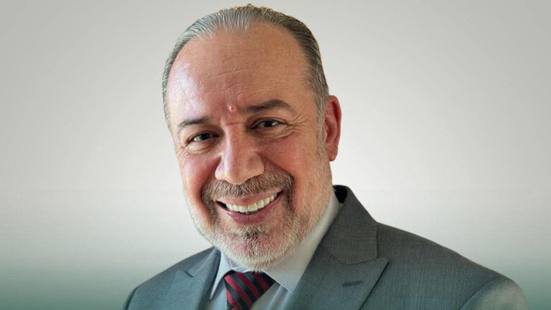 همام حوت يعيد خطاب التقديس.. تملّق علني للوزراء يستحضر لغة عهد الأسد