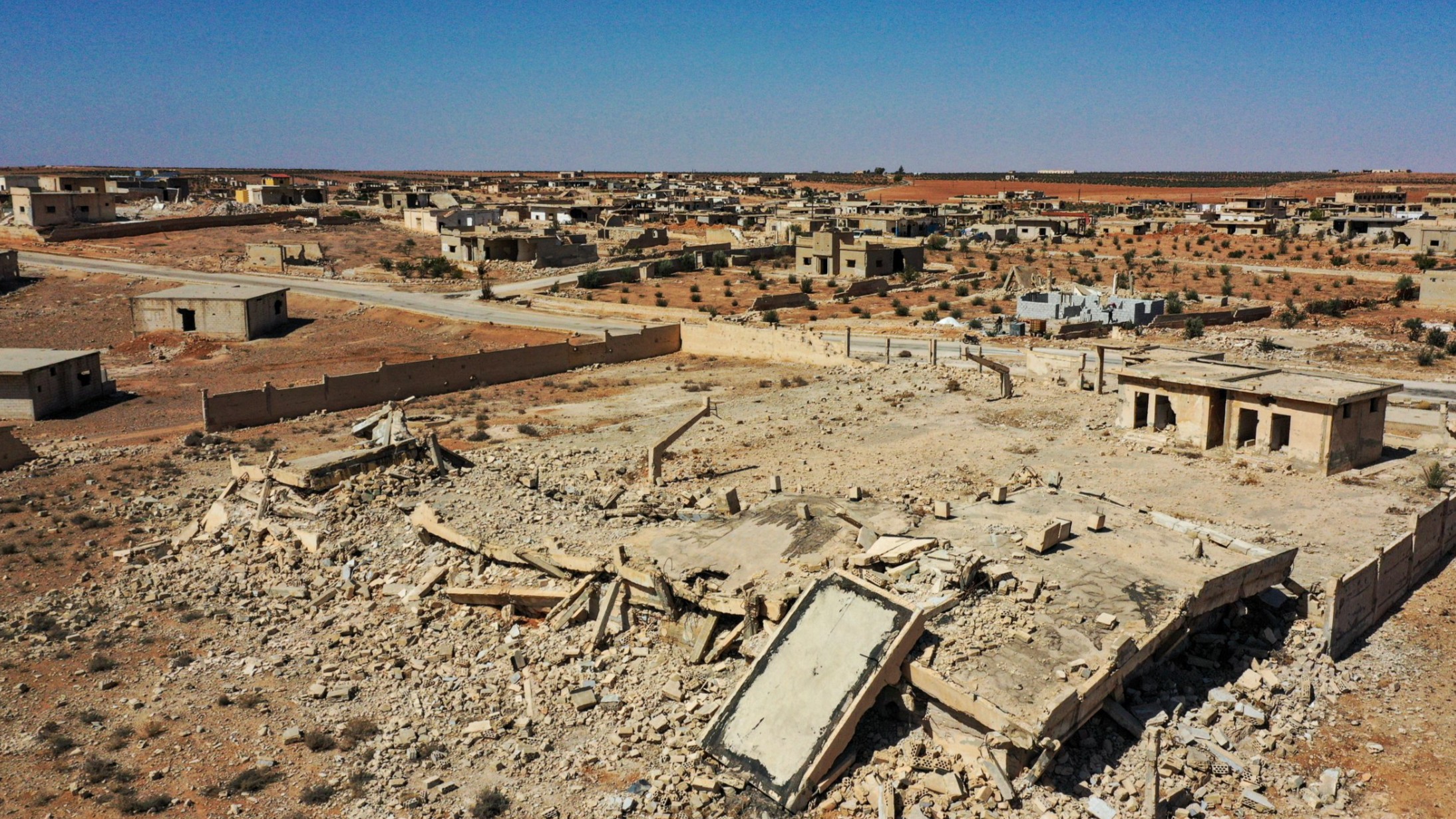 بالأرقام.. تواصل عمليات ترحيل الأنقاض في ريف حماة