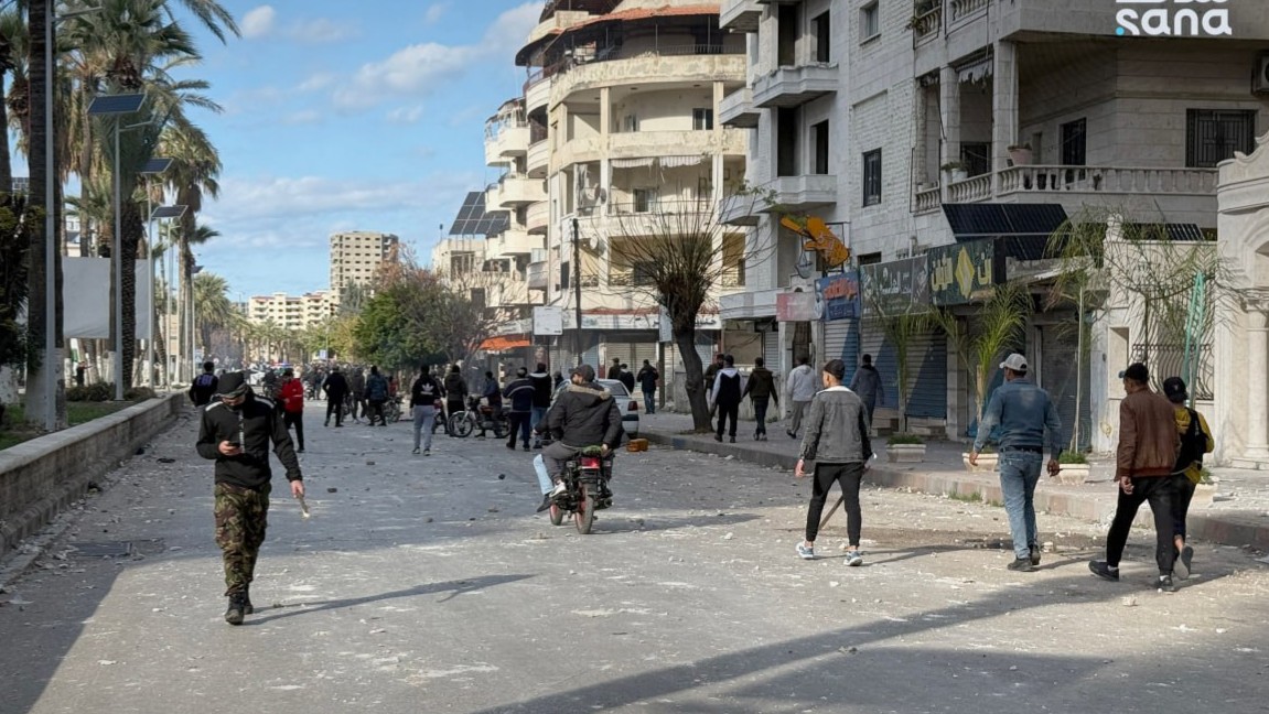 إصابات في صفوف الأمن العام خلال احتجاجات متفرقة في اللاذقية