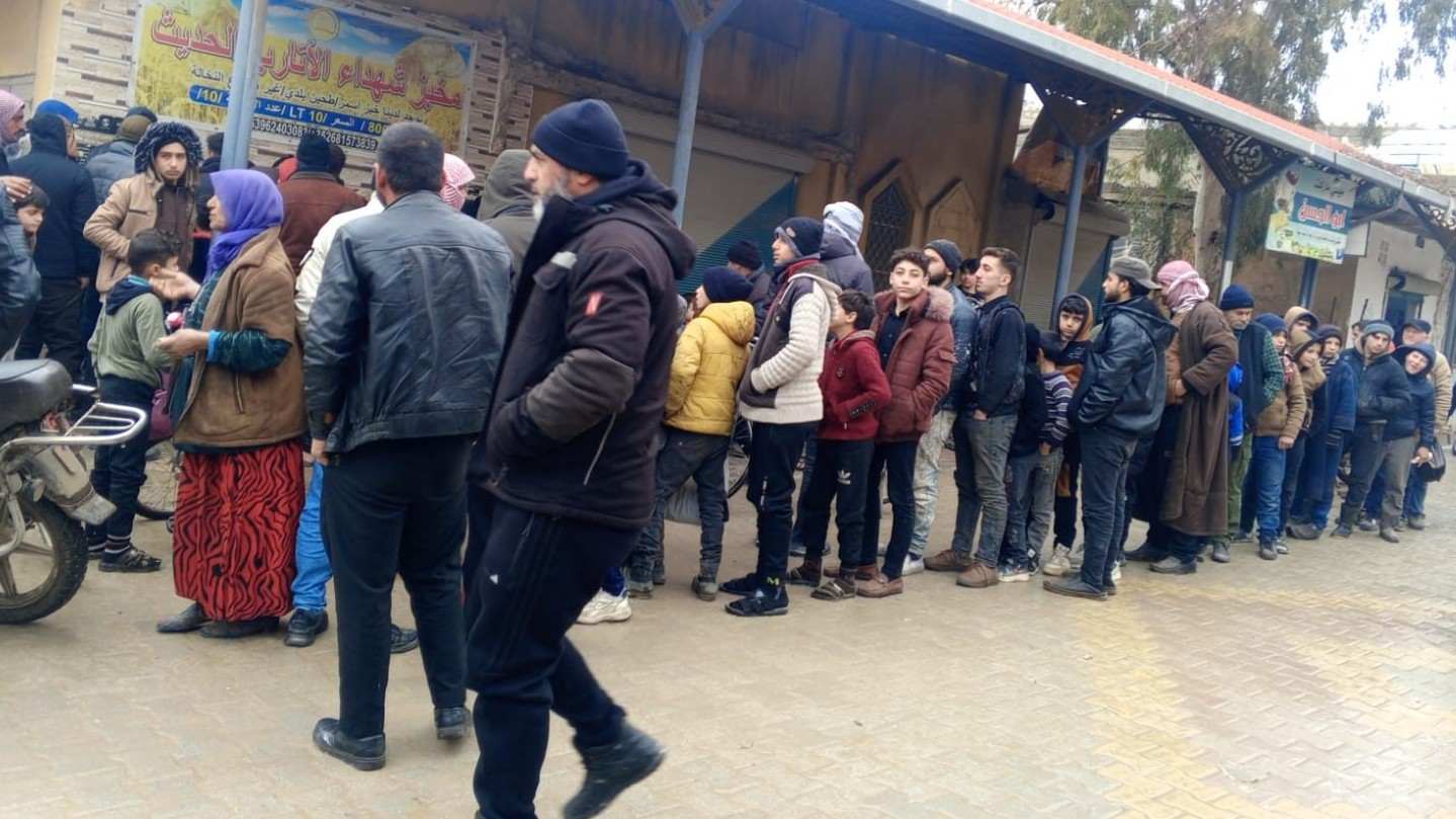 أزمة خبز تضرب إدلب وريف حلب مع أول عطلة جمعة للأفران منذ 2011