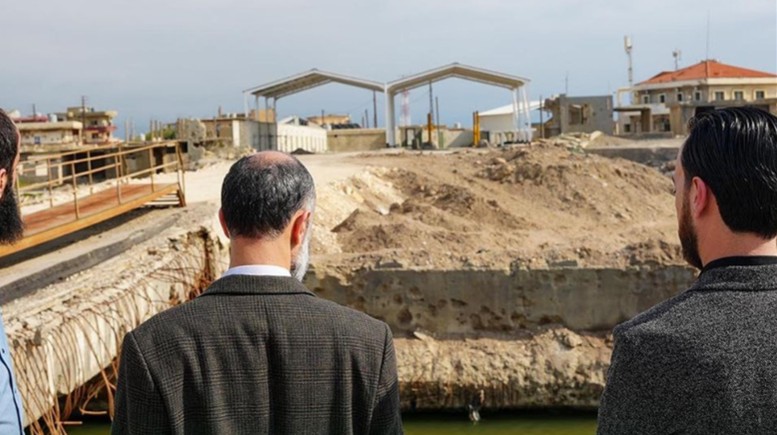 Traffic through the Arida border crossing has stopped due to the flood