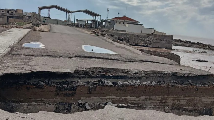 The collapse of the Arida border bridge due to rains