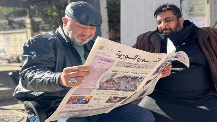 رئيس تحرير «الثورة»: تجاهل المسؤولين لأسئلة الصحافة يوسع فجوة الثقة مع الشارع