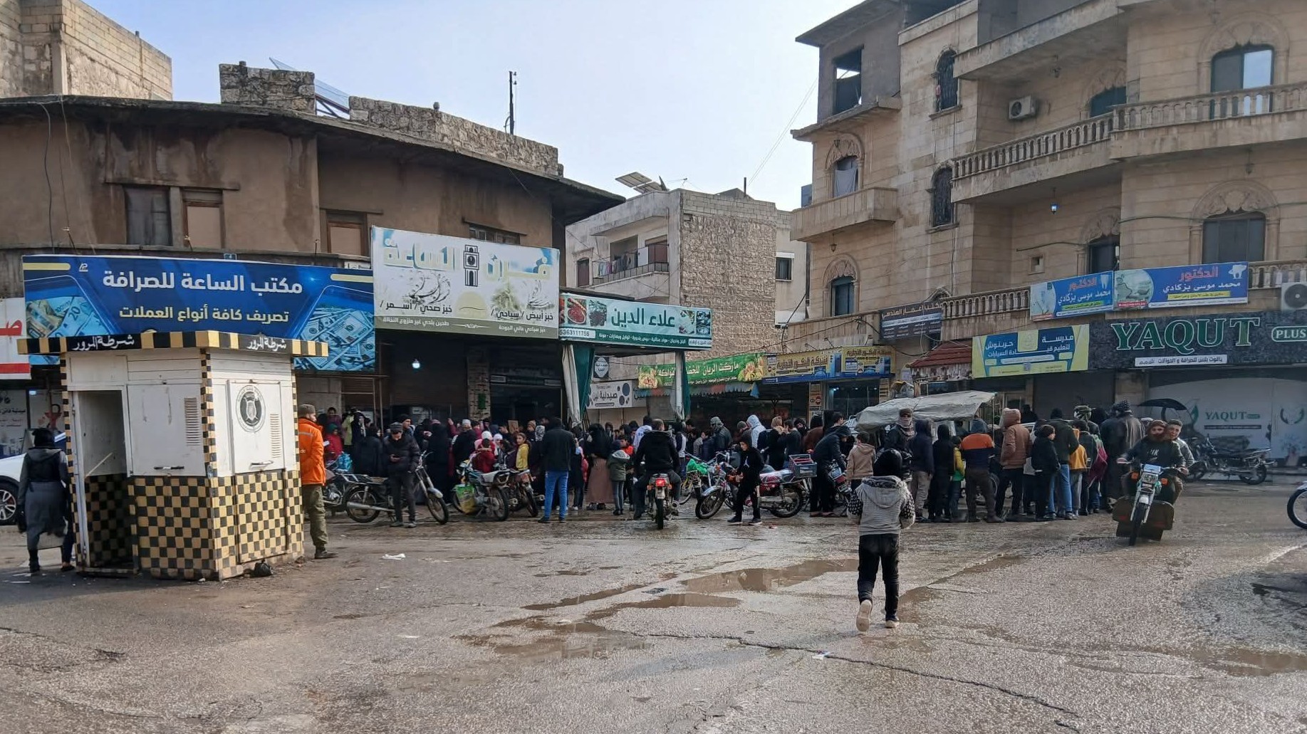 فضيحة خبز في إدلب: المدعوم يُطعم المواشي والمواطن ينتظر بالساعات