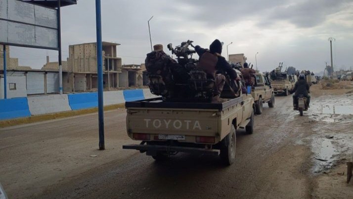 عمليات خاطفة للجيش تدفع "قسد" شرقا وتسيطر على حقول الطاقة في ديرالزور 