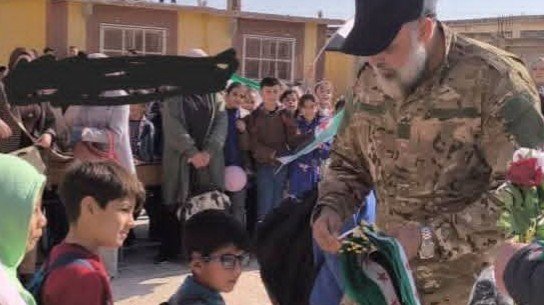 A commander in the 40th Division of the Ministry of Defense was injured by a landmine explosion