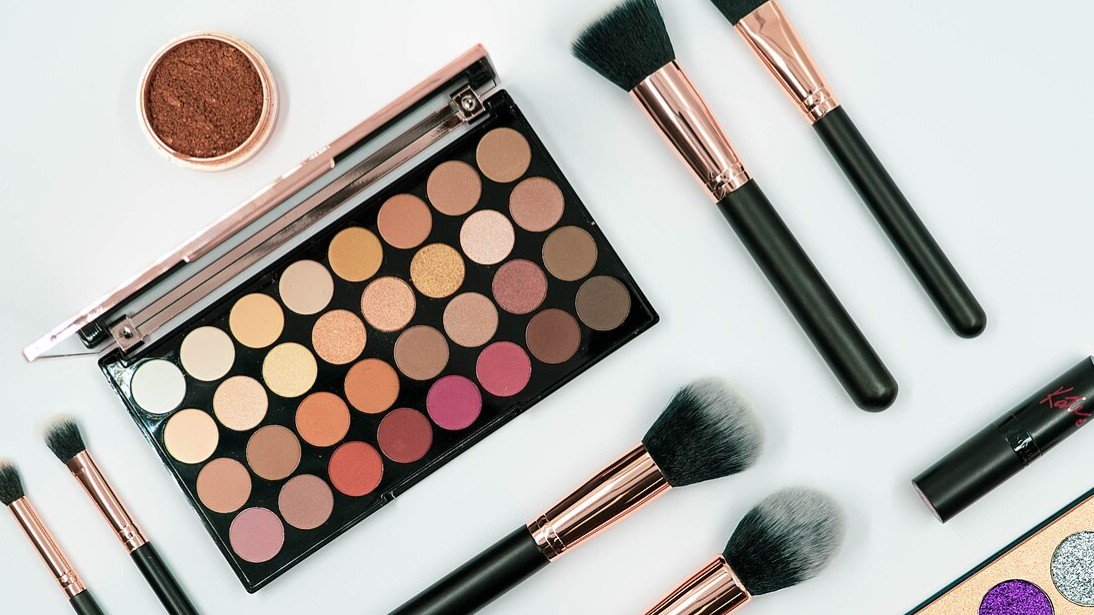 Lattakia governorate bans makeup in its directorates