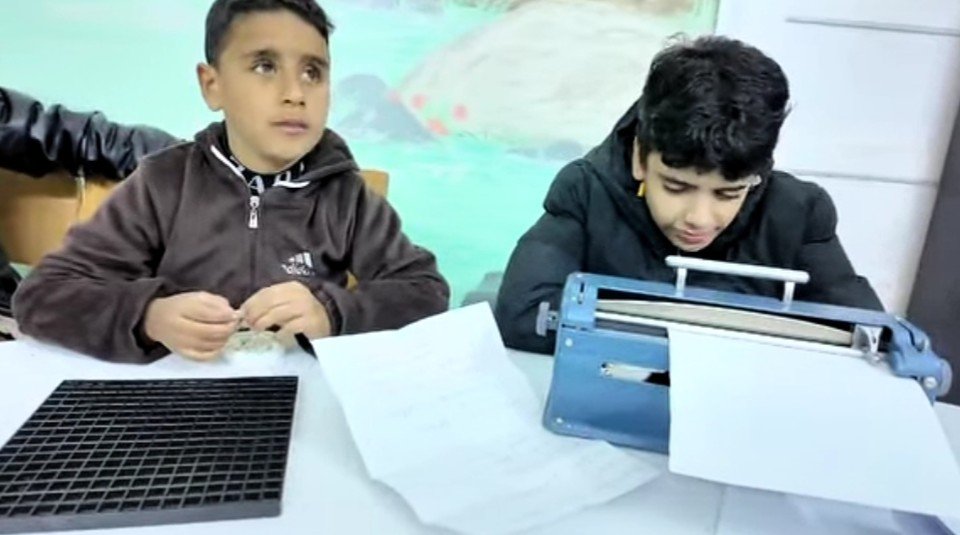 مركز تعليمي لذوي الإعاقة البصرية في درعا… نافذة أمل