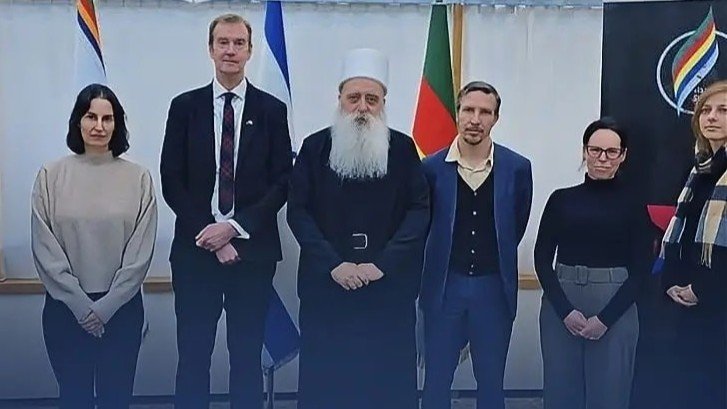 سفير أوروبي يطّلع على أوضاع السويداء وينقل مطالب درزية إلى بروكسل