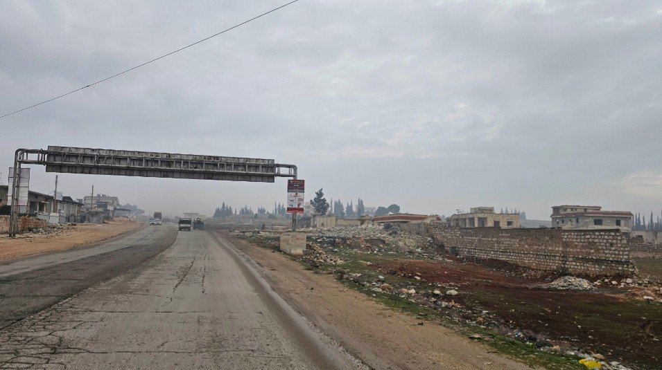 Aleppo-Atarib road becomes a stumbling block for drivers and passengers