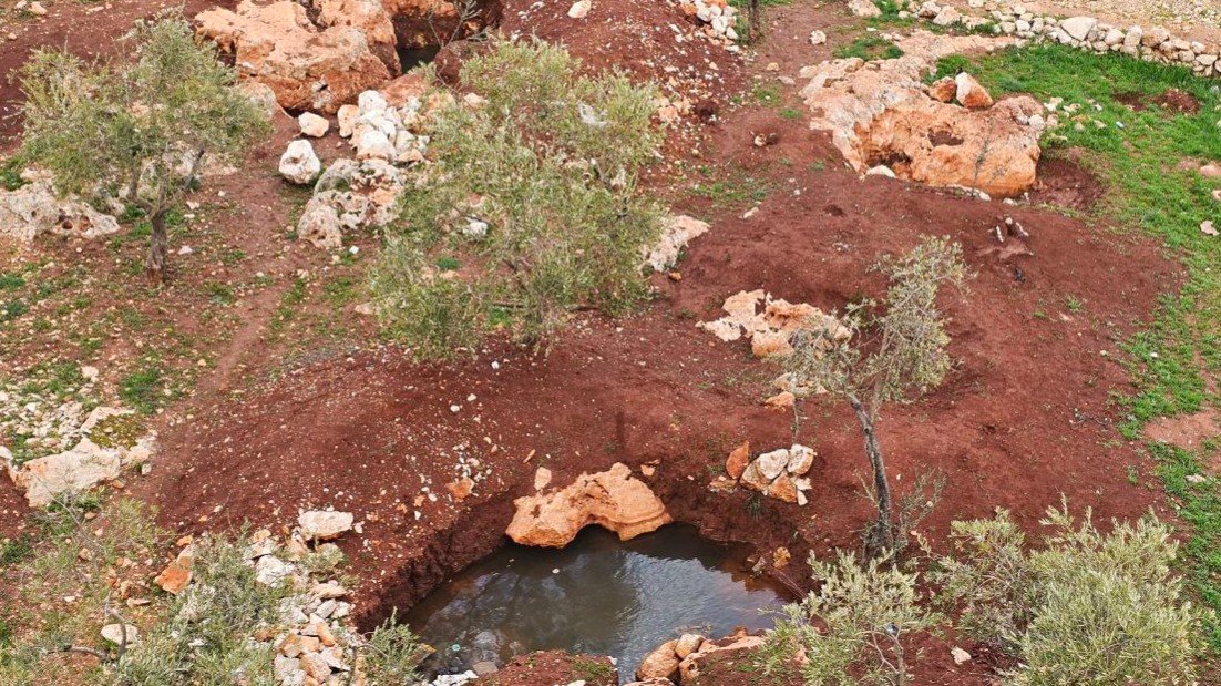 حفر التنقيب عن الآثار بريف إدلب يخلف "مصيدة" تفتك بحياة المدنيين