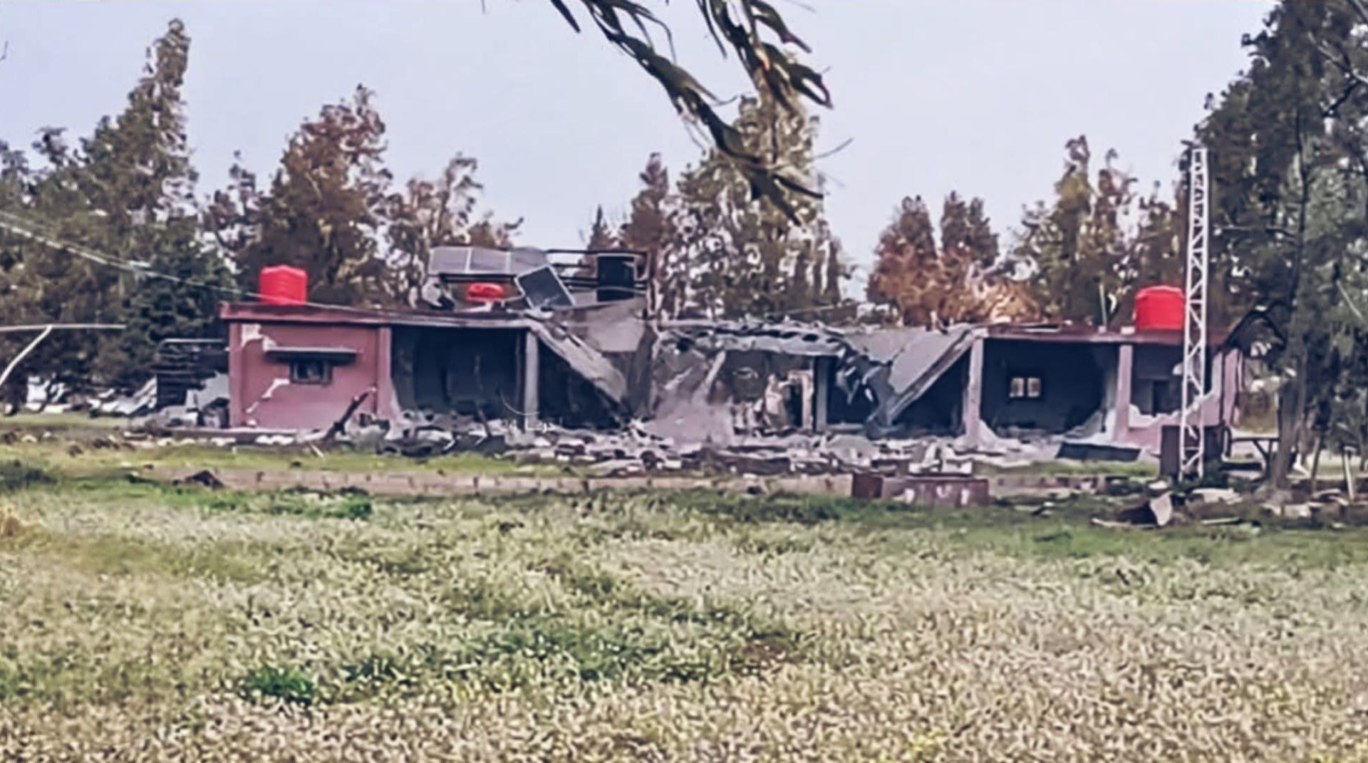 إزرع... غارات إسرائيلية تستهدف موقع للفرقة 40 في الجيش السوري