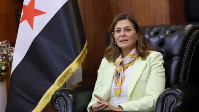 الوزيرة قبوات تصطدم بمحافظ دمشق: لا لتحويل أحياء المسيحيين إلى “مناطق كحول”