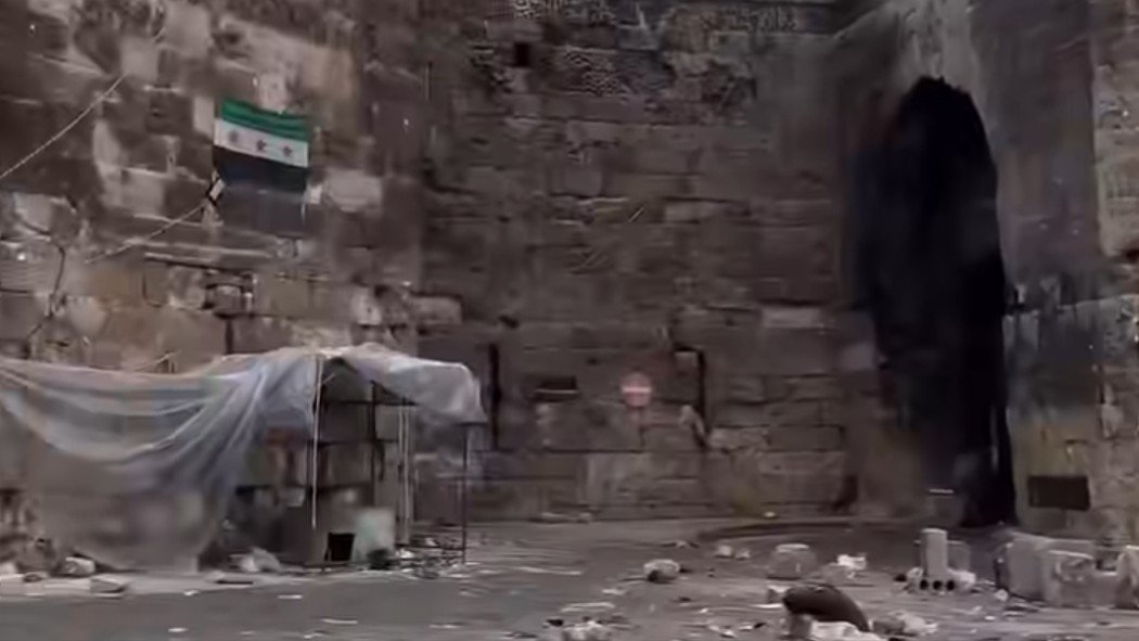 القمامة في كل مكان.. كيف تُرِكت حلب في أول أيام عيد الفطر