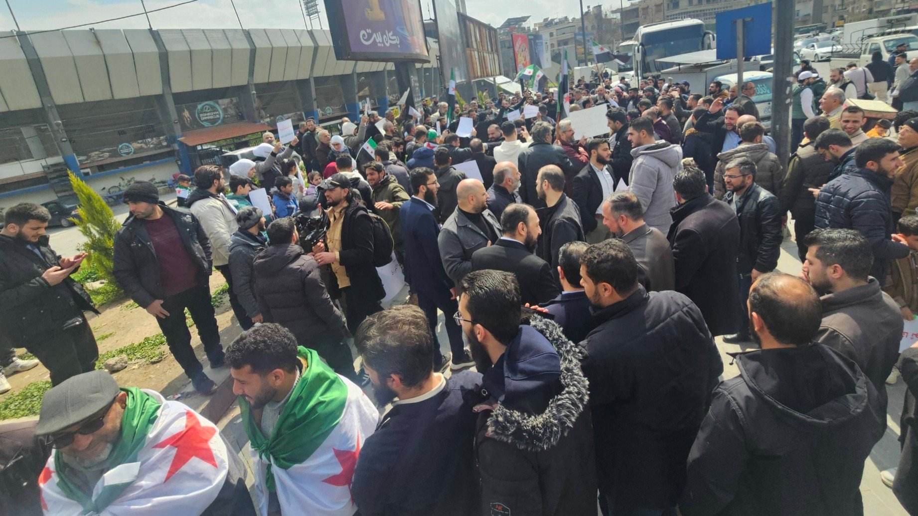 العباسيين تحتشد بالذاكرة: الغوطة وجوبر في وجدان المحتجين