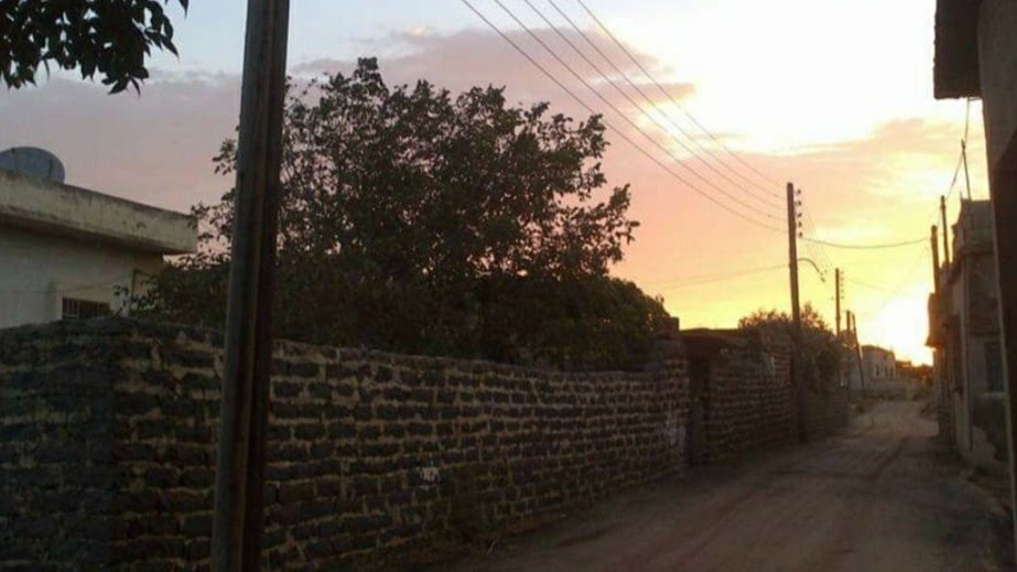 Telephone service partially returns to Rawdat al-Wa'r in Homs.