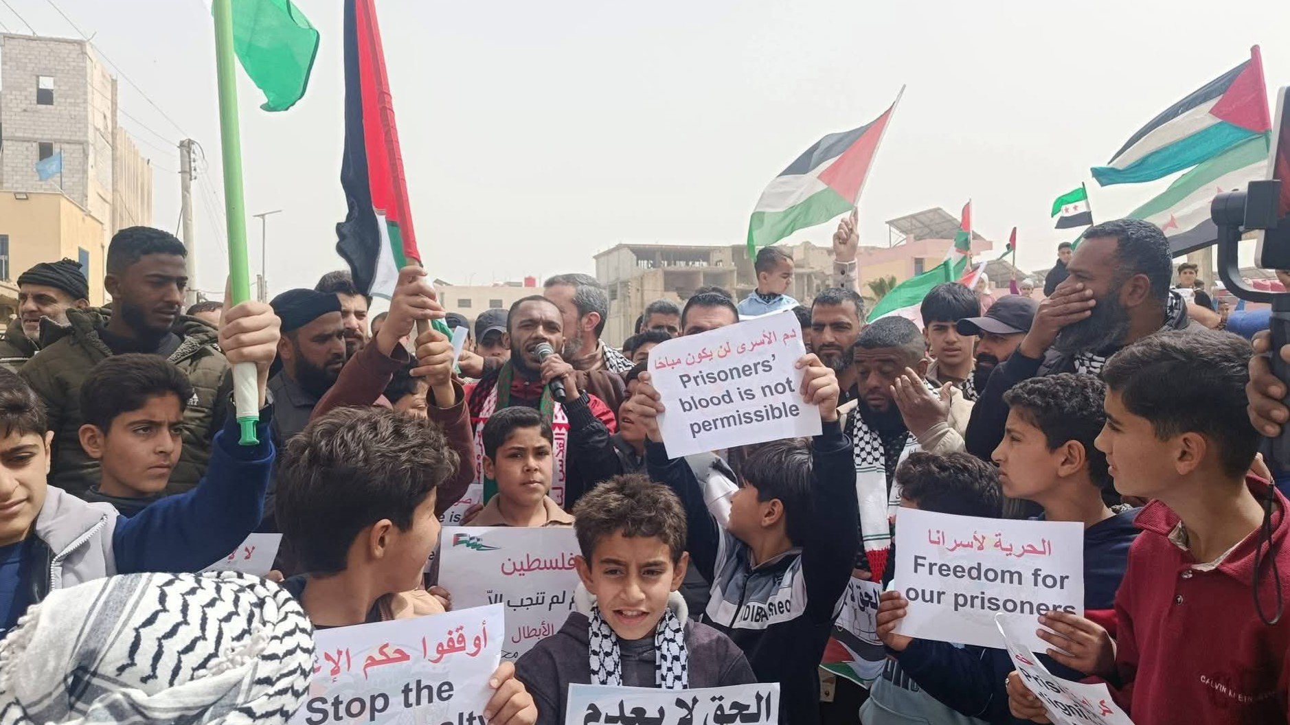 Daraa Demonstrates in Solidarity with Palestinian Prisoners
