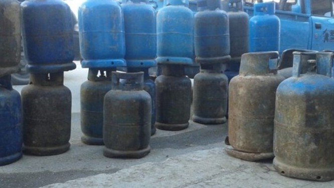  ازدحام على دور تسجيل الغاز في حي الوعر