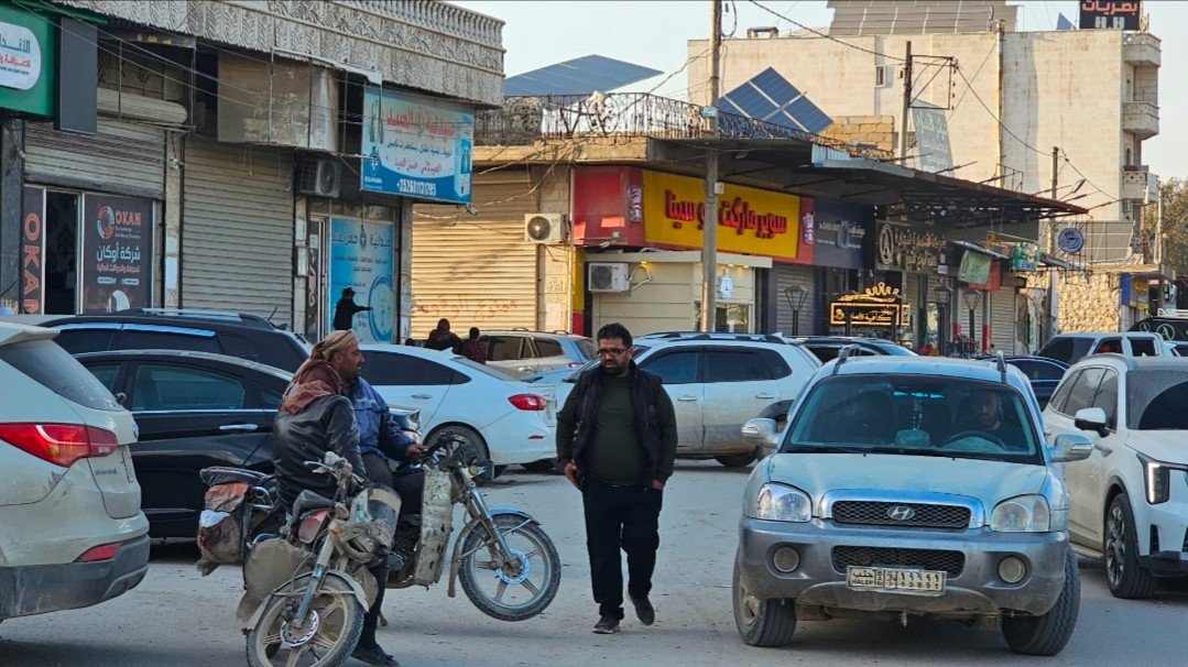 الدراجات النارية بريف إدلب.. بديل رخيص يحل أزمة النقل الداخلي
