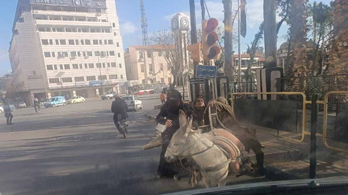 طنبر في شارع حيوي بحمص .. مطالب بالمنع داخل المدينة