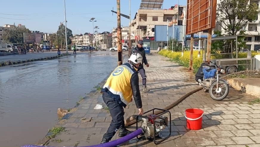 أمطار حمص تشل الحركة وتكشف هشاشة التصريف